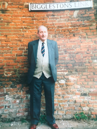 Geoffrey Biggleston 